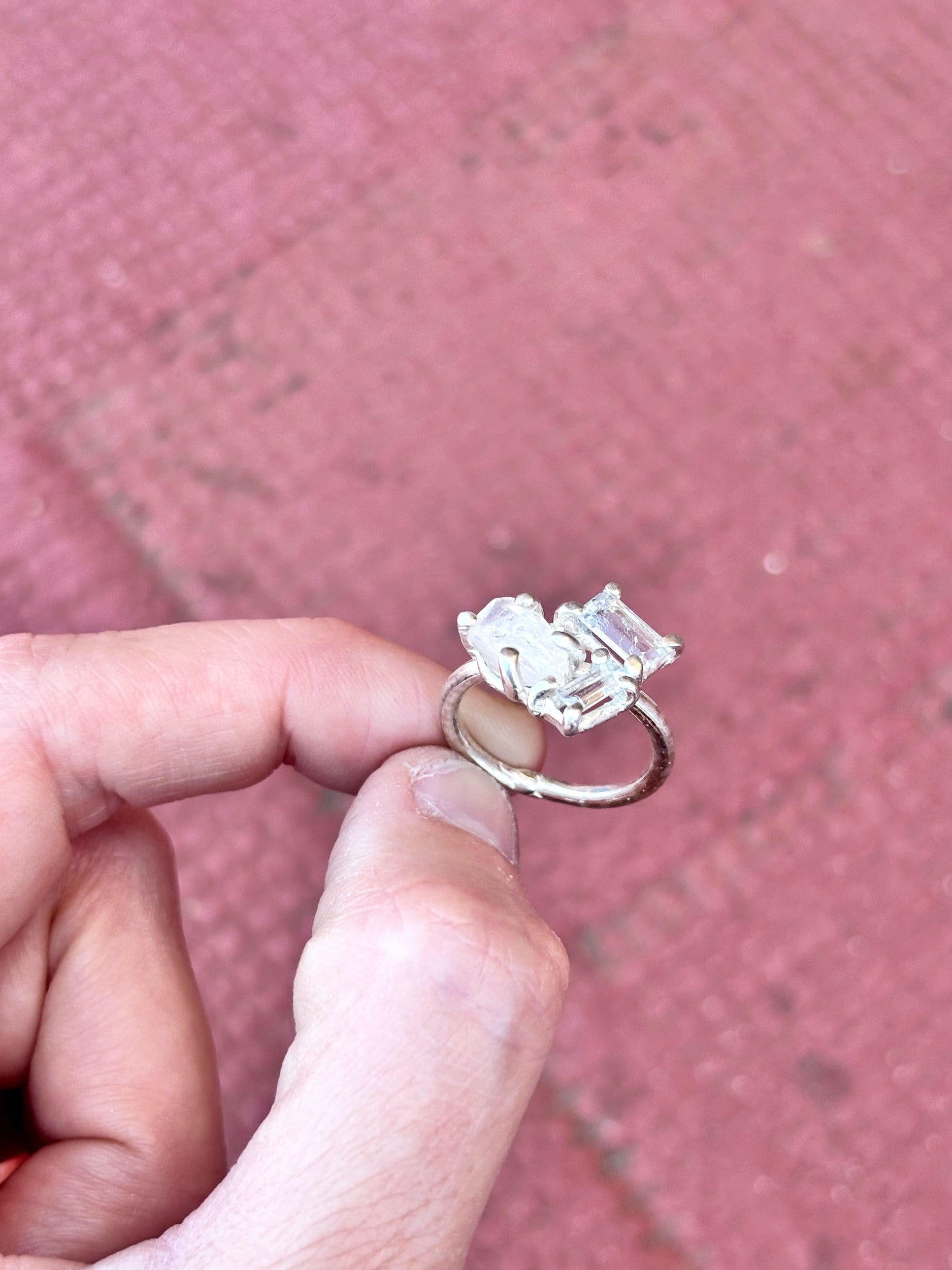 Ring white 01